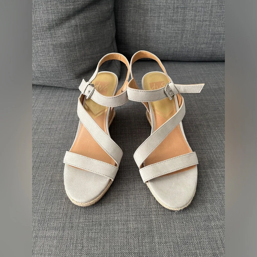 Dolce Vita DV8 Pierra strappy wedge in gray size 8